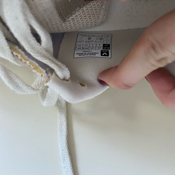 Reformation Veja Cream Sneakers NWOT - Picture 7 of 8